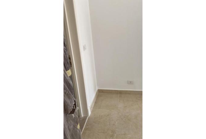 98814894 - Property Image 3