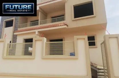 تاون هاوس - 6 غرف نوم - 4 حمامات للبيع في الحي السابع - الشيخ زايد - الجيزة