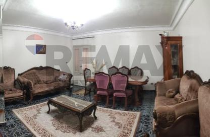شقة - 4 غرف نوم - 1 حمام للبيع في شارع مصطفي النحاس - المنطقة السادسة - مدينة نصر - القاهرة