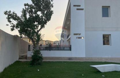 تاون هاوس - 5 - 3 للبيع في بيراميدز هيلز - طريق مصر اسكندرية الصحراوي - مدينة 6 أكتوبر - الجيزة