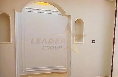 شقة - 3 غرف نوم - 1 حمام للبيع في شارع خليل حماده - ميامي - حي اول المنتزة - الاسكندرية