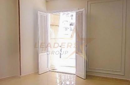 Apartment - 3 Bedrooms - 1 Bathroom for sale in Khalil Hamada St. - Miami - Hay Awal El Montazah - Alexandria