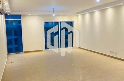Apartment - 3 Bedrooms - 3 Bathrooms for rent in Cluster 18 - Hyde Park - New Cairo City - Cairo