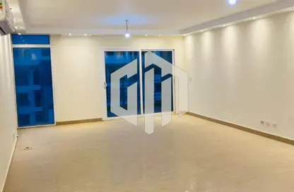 Apartment - 3 Bedrooms - 3 Bathrooms for rent in Cluster 18 - Hyde Park - New Cairo City - Cairo