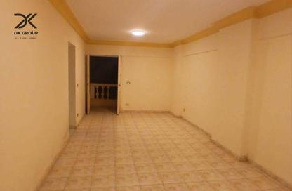 Apartment - 3 - 1 for sale in Zezenia - Hay Sharq - Alexandria