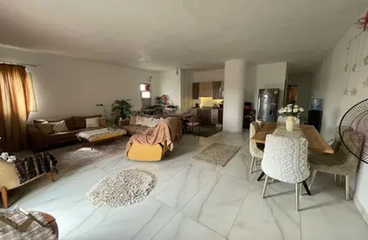 Roof - 3 Bedrooms - 2 Bathrooms for sale in Qonsoa Al Ghoury St. - The 1st Settlement - New Cairo City - Cairo