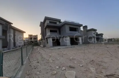 Villa - 5 Bedrooms - 7 Bathrooms for sale in New Giza - Cairo Alexandria Desert Road - 6 October City - Giza