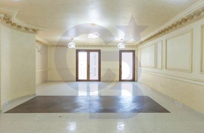 Apartment - 3 - 3 for sale in Abdel Salam Aref St. - Laurent - Hay Sharq - Alexandria Apartment - 3 - 3 for sale in Abdel Salam Aref St. - Laurent - Hay Sharq - Alexandria