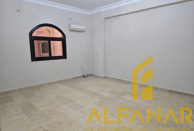 102080772 - Property Image 3