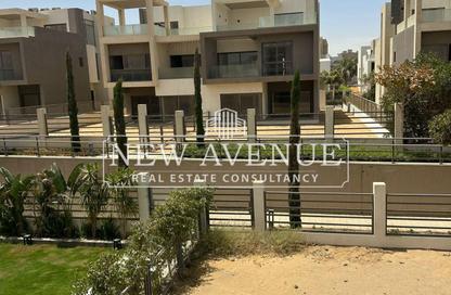 Townhouse - 3 Bedrooms - 2 Bathrooms for sale in Moon Residences - Fifth Square - The 5th Settlement - New Cairo City - Cairo