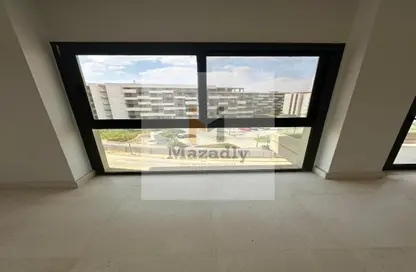 شقة - 3 غرف نوم - 3 حمامات للبيع في كمبوند البروج - كمبوندات الشروق - مدينة الشروق - القاهرة