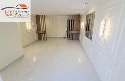 شقة - 2 غرف نوم - 2 حمامات للبيع في B7 - مدينتي - القاهرة