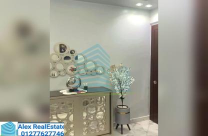 شقة - 3 غرف نوم - 1 حمام للايجار في شارع ابو قير - سبورتنج - حي شرق - الاسكندرية