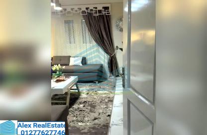 شقة - 3 غرف نوم - 1 حمام للايجار في شارع ابو قير - سبورتنج - حي شرق - الاسكندرية