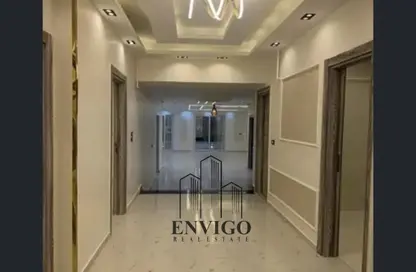 شقة - 4 غرف نوم - 3 حمامات للبيع في شارع عباس العقاد - المنطقة الأولى - مدينة نصر - القاهرة