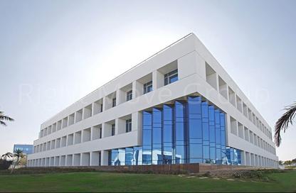 Office Space - Studio - 4 Bathrooms for sale in Smart Village - Cairo Alexandria Desert Road - 6 October City - Giza