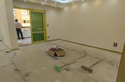 Apartment - 6 Bedrooms - 3 Bathrooms for sale in Abbas Al Akkad St. - 1st Zone - Nasr City - Cairo
