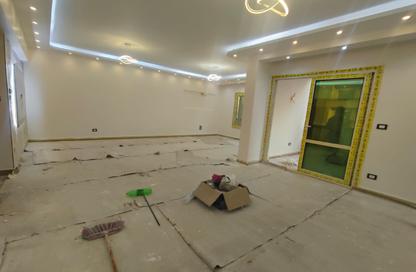 Apartment - 6 Bedrooms - 3 Bathrooms for sale in Abbas Al Akkad St. - 1st Zone - Nasr City - Cairo