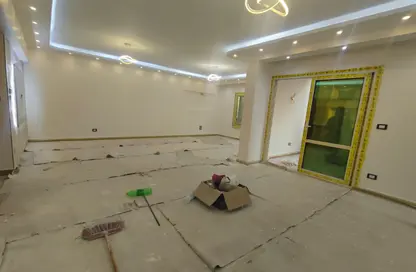 Apartment - 6 Bedrooms - 3 Bathrooms for sale in Abbas Al Akkad St. - 1st Zone - Nasr City - Cairo