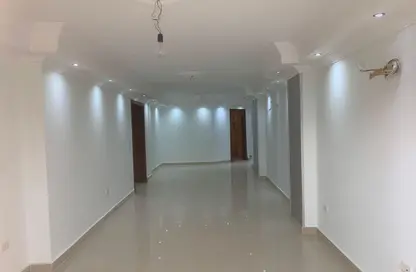 Apartment - 3 Bedrooms - 2 Bathrooms for rent in Al Mostathmir El Saghir - 10th District - Sheikh Zayed City - Giza