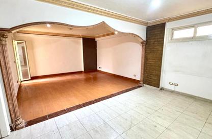 Apartment - 2 Bedrooms - 2 Bathrooms for rent in Al Fath St. - Fleming - Hay Sharq - Alexandria