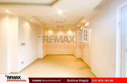 Apartment - 4 Bedrooms - 1 Bathroom for sale in Abdel Salam Aref St. - Glim - Hay Sharq - Alexandria