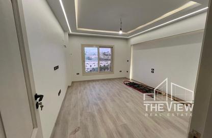 Apartment - 3 Bedrooms - 2 Bathrooms for sale in Al Khamayel city - Sheikh Zayed Compounds - Sheikh Zayed City - Giza