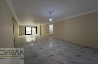 شقة - 3 غرف نوم - 3 حمامات للبيع في سموحة - حي شرق - الاسكندرية