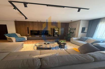 Apartment - 2 - 2 for sale in Palm Hills Village Gate - South Investors Area - New Cairo City - Cairo