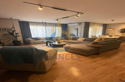 Apartment - 2 - 2 for sale in Palm Hills Village Gate - South Investors Area - New Cairo City - Cairo