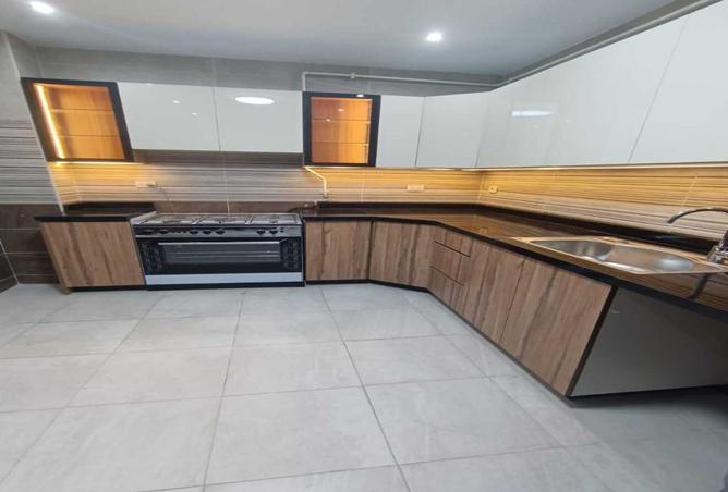 8481100 - Property Image 3