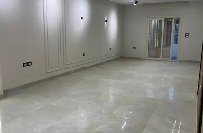 شقة - 3 غرف نوم - 3 حمامات للبيع في شارع البستان - الحي التاسع - الشيخ زايد - الجيزة