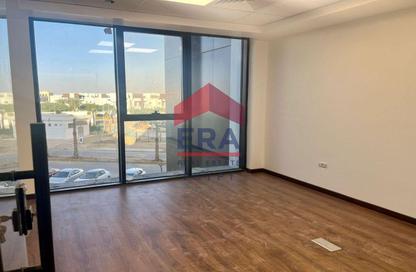 Office Space - Studio - 2 Bathrooms for rent in Hyde Park Business District Mall - South Teseen St. - The 5th Settlement - New Cairo City - Cairo
