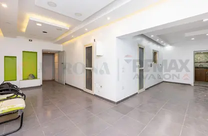 مساحات مكتبية - 2 غرف نوم - 2 حمامات للبيع في بولكلي - حي شرق - الاسكندرية