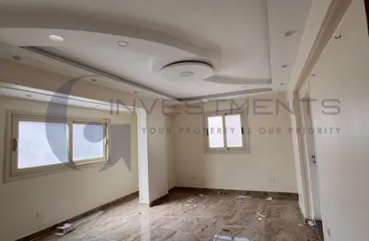 شقة - 4 غرف نوم - 1 حمام للبيع في شارع محمد باشا سعيد - جناكليس - حي شرق - الاسكندرية