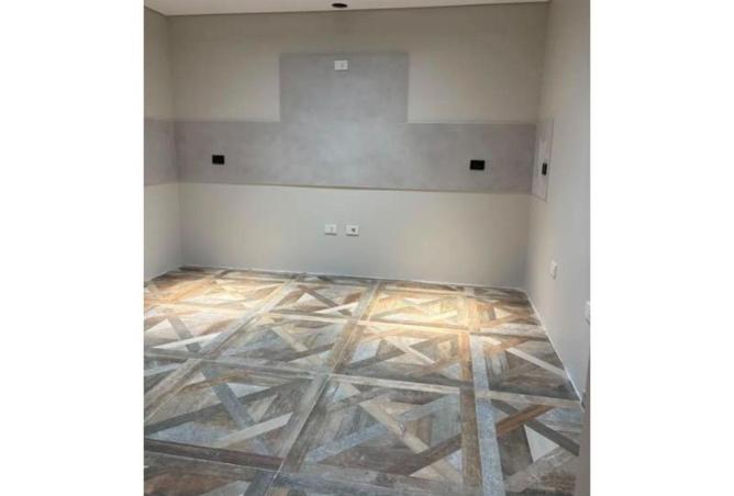 80780386 - Property Image 3
