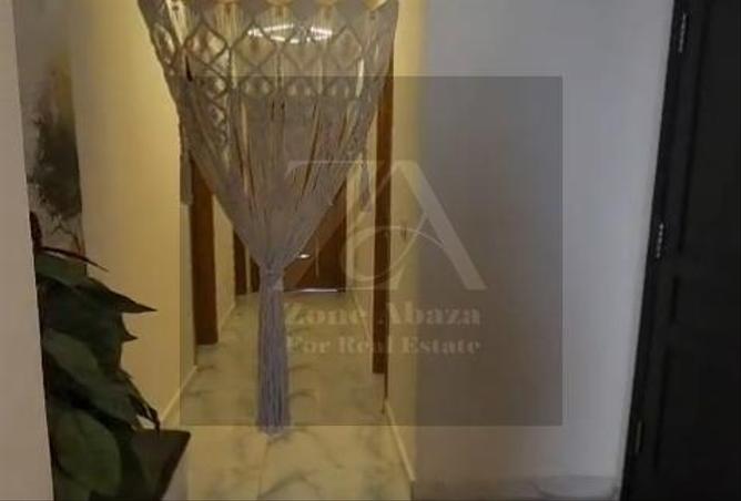 72182000 - Property Image 2