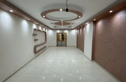 Apartment - 3 Bedrooms - 2 Bathrooms for sale in Al Lebeny Axis - El Mariouteya - Faisal - Hay El Haram - Giza