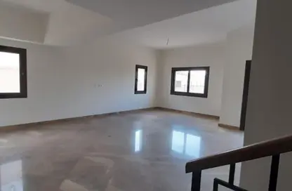 منزل مزدوج - 4 غرف نوم - 4 حمامات للايجار في ليفانا - اب تاون كايرو - المقطم - القاهرة