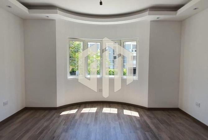 8701201 - Property Image 2