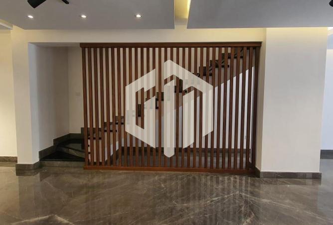 8701201 - Property Image 3