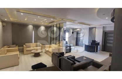شقة - 5 غرف نوم - 3 حمامات للبيع في شارع الاحرار - المهندسين - الجيزة