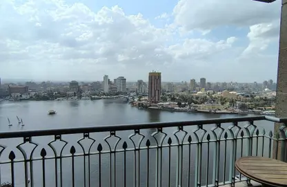 Apartment - 2 Bedrooms - 3 Bathrooms for sale in Garden City - Cairo
