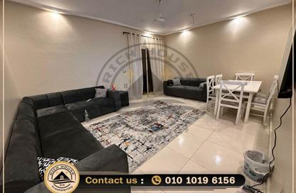 Apartment - 2 Bedrooms - 1 Bathroom for rent in Garden City Smouha St. - Smouha - Hay Sharq - Alexandria