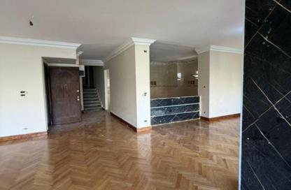 Apartment - 3 Bedrooms - 2 Bathrooms for sale in Ammar Ibn Yasser St. - El Hegaz Square - El Nozha - Cairo