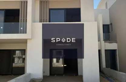 Townhouse - 3 Bedrooms - 4 Bathrooms for sale in Hyde Park - New Cairo City - Cairo