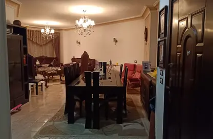 شقة - 3 غرف نوم - 2 حمامات للبيع في المنطقة الرابعة - مدينة الشروق - القاهرة