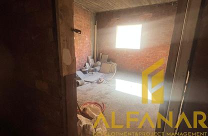 Apartment - 3 Bedrooms - 2 Bathrooms for sale in Mohamed Naguib Axis - Abou El Houl - New Cairo City - Cairo