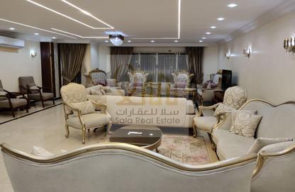 Apartment - 4 Bedrooms - 3 Bathrooms for rent in Almosekar Ali Ismail St. - Dokki - Giza