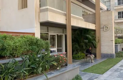 Apartment - 2 Bedrooms - 2 Bathrooms for sale in El Narges Buildings - Al Narges - New Cairo City - Cairo